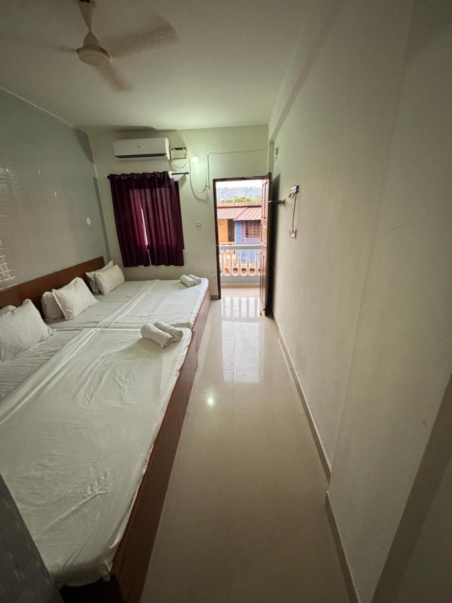 Mehar Rooms Baga Exterior photo