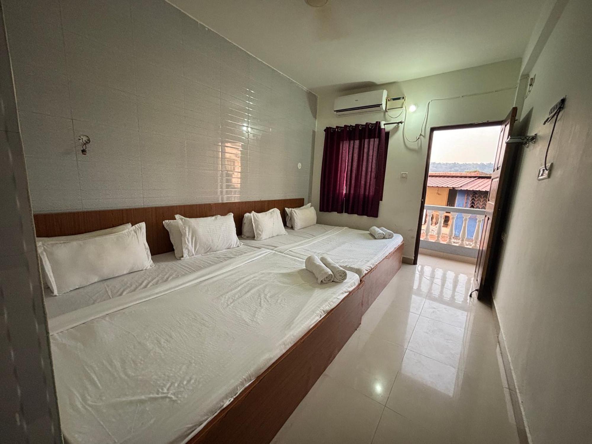 Mehar Rooms Baga Exterior photo