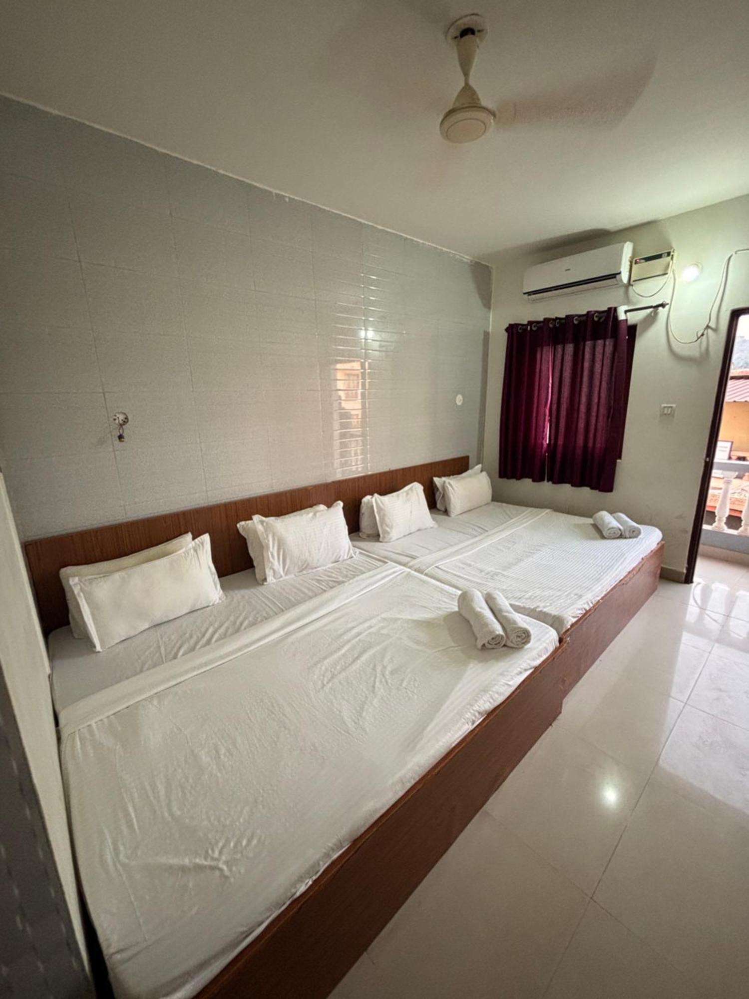 Mehar Rooms Baga Exterior photo