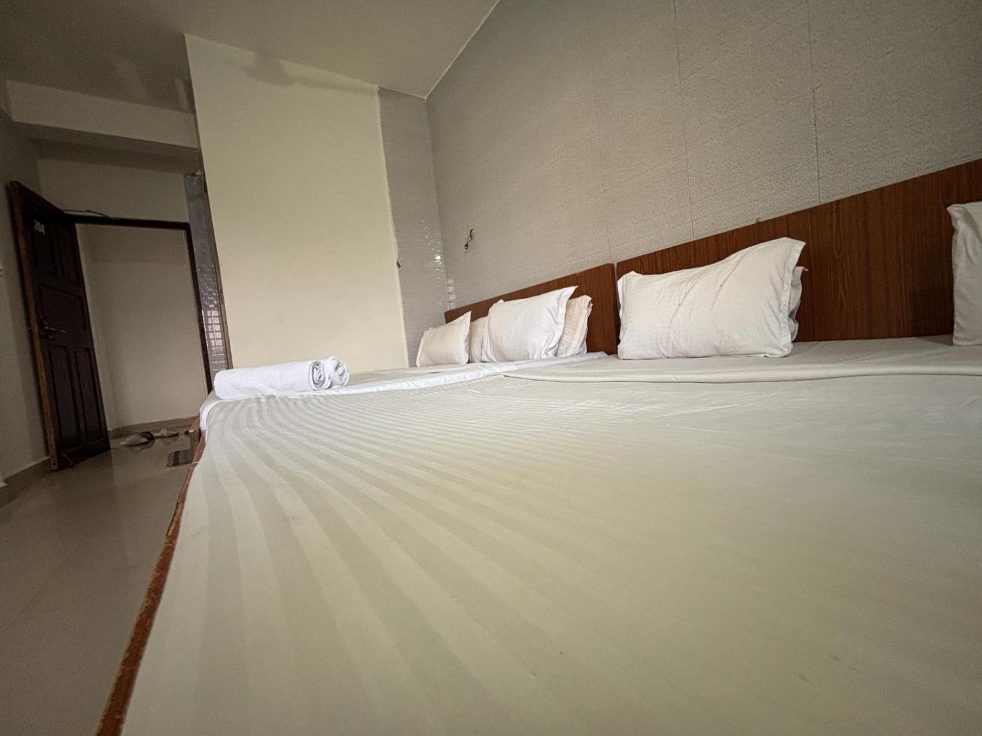 Mehar Rooms Baga Exterior photo