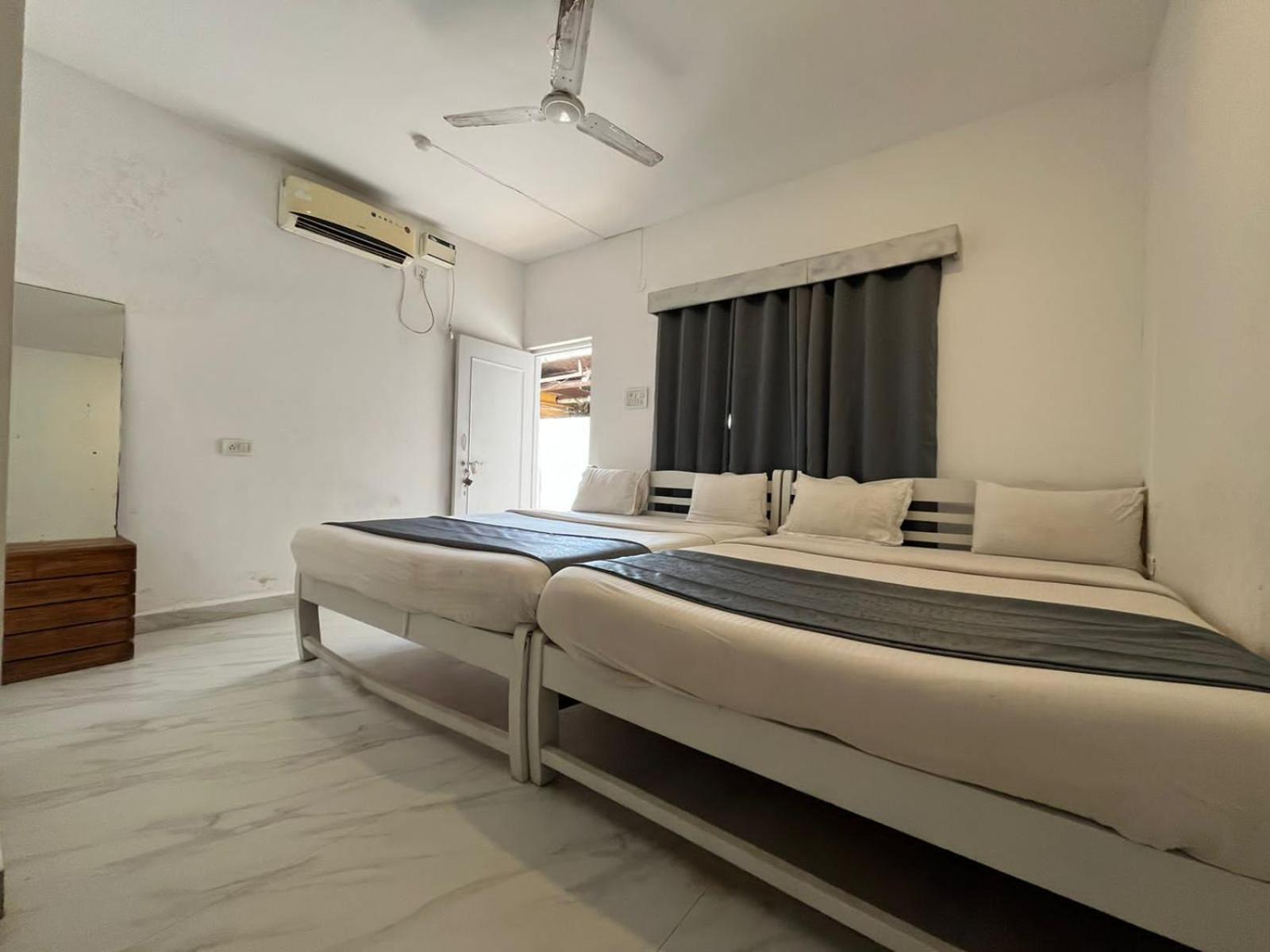 Mehar Rooms Baga Exterior photo