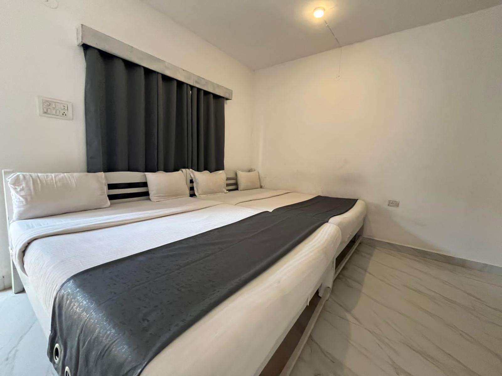 Mehar Rooms Baga Exterior photo