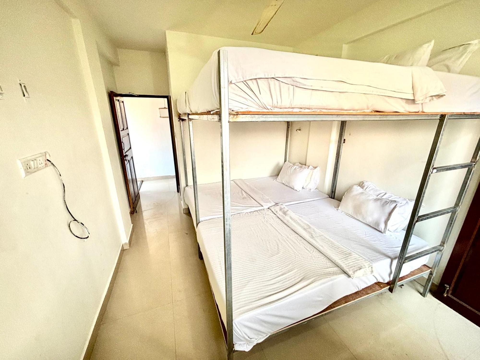 Mehar Rooms Baga Exterior photo
